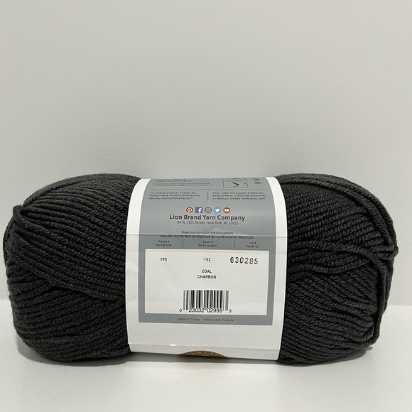 New Lion Brand Yarn Color Made Easy 7oz Coal lot of 3 Skeins discontinued color - Picture 7 of 8